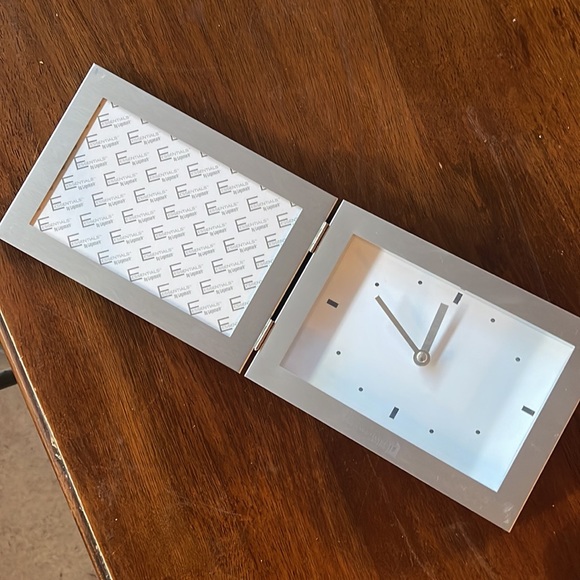 Silver clock frame - Picture 2 of 3